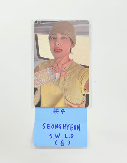 CORTIS 1st EP album Color Outside The Line - Soundwave Lucky Draw Event Photocard [25.9.9]