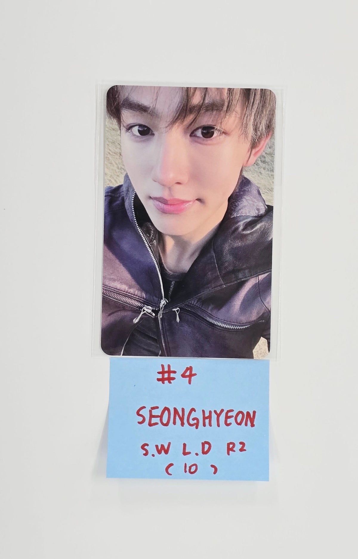 CORTIS 1st EP album Color Outside The Line - Soundwave Lucky Draw Event Photocard R2 [25.10.10]