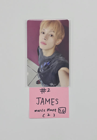 CORTIS 1st EP album Color Outside The Line - Music Plant Special Gift Event Photocard [25.12.09]
